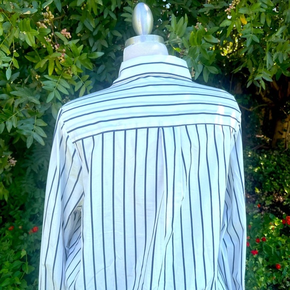 Torrid White and Navy blue Striped Shirt ๐ - Picture 7 of 7